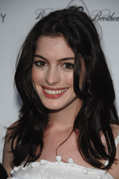 new catwoman anne hathaway. Anne Hathaway